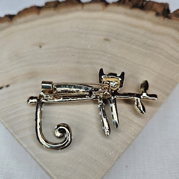Cat On A Branch Enamel Brooch Pin NWOT Tim Burton Look Brooch Kitty Critter - Picture 6 of 8